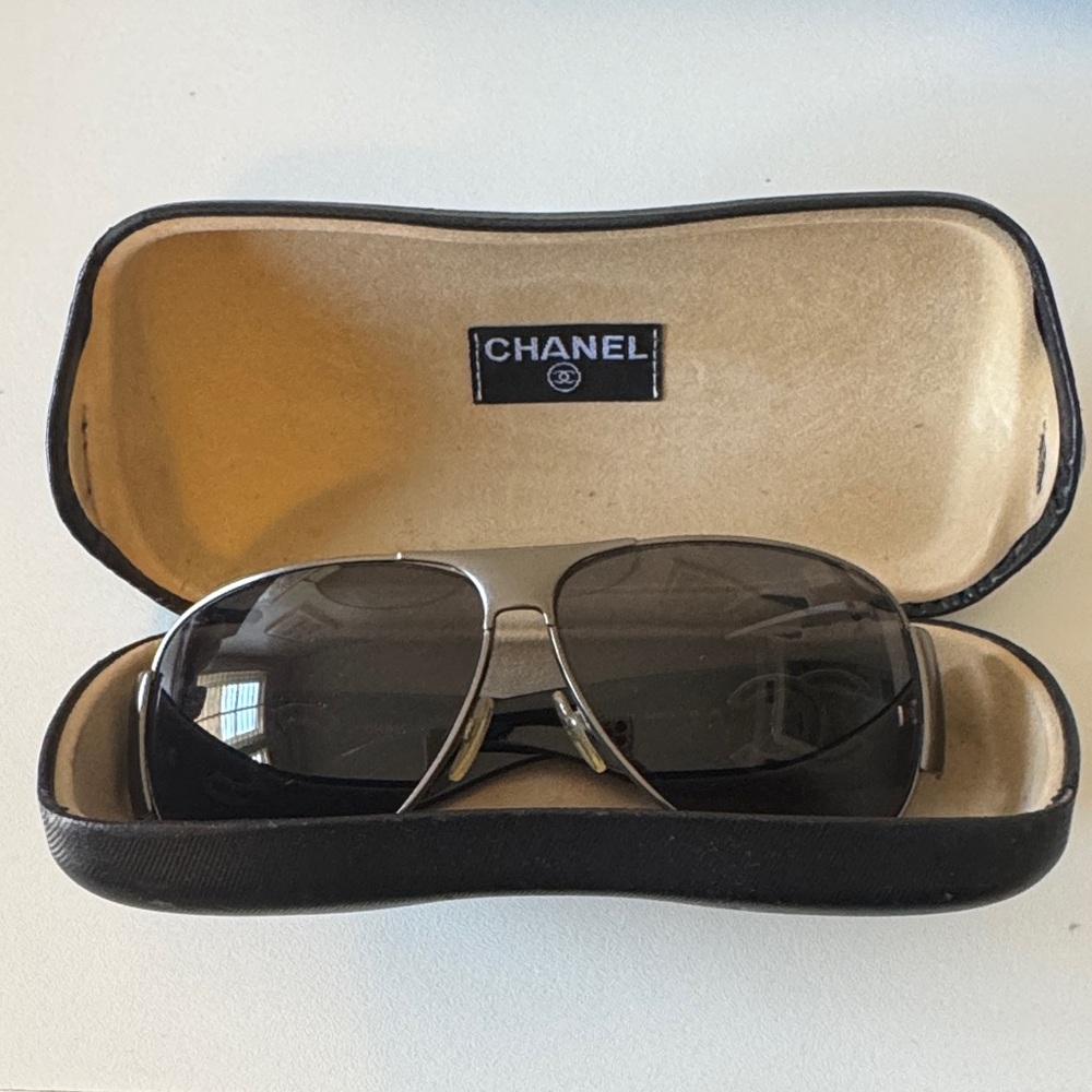 CHANEL Vintage Aviator Sunglasses with Black Lenses Early 2000s - Picture 2 of 8